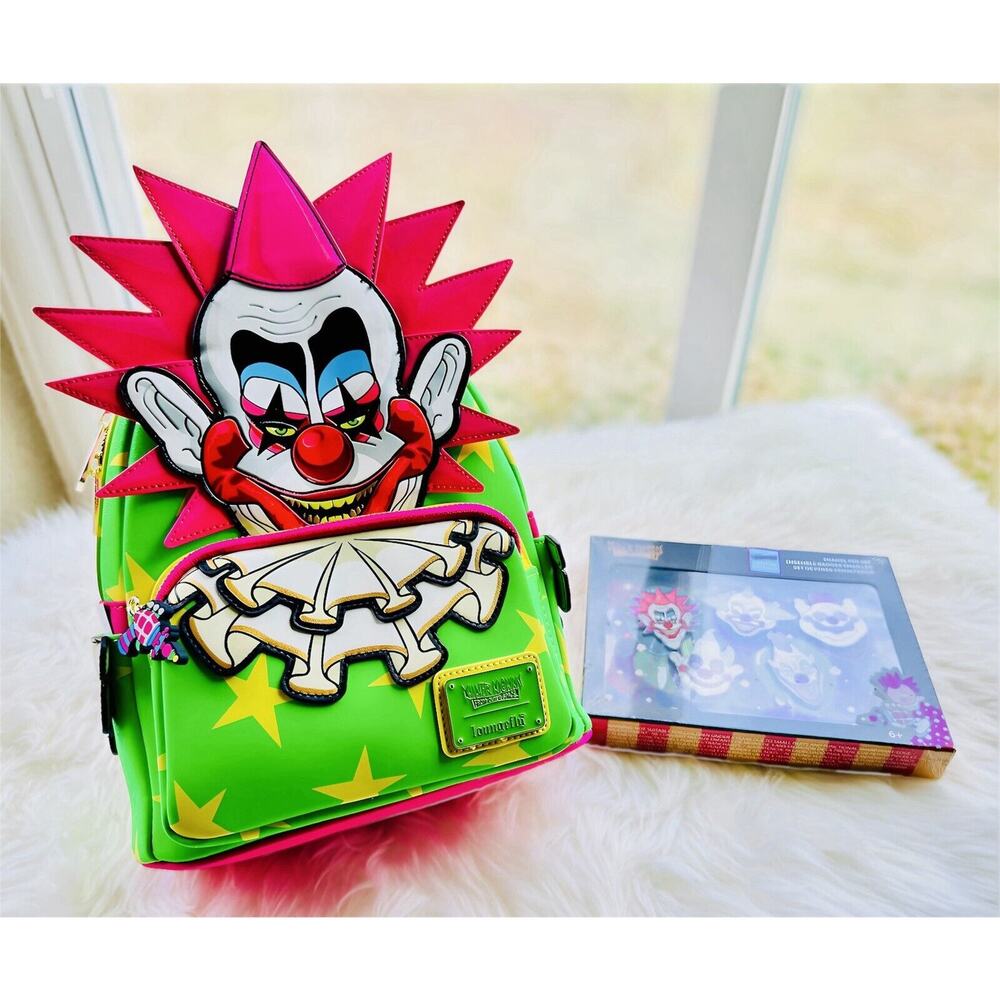 *EXCLUSIVE 2 PACK*NYCC LE Killer Klowns Spikey Glitter Backpack & Pin Set